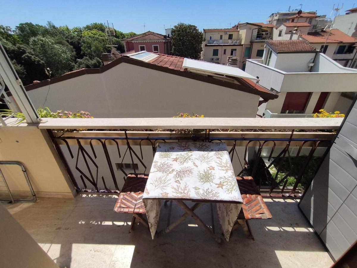 Intero Appartamento - A Soli 50 M Dal Mare Viareggio Luaran gambar